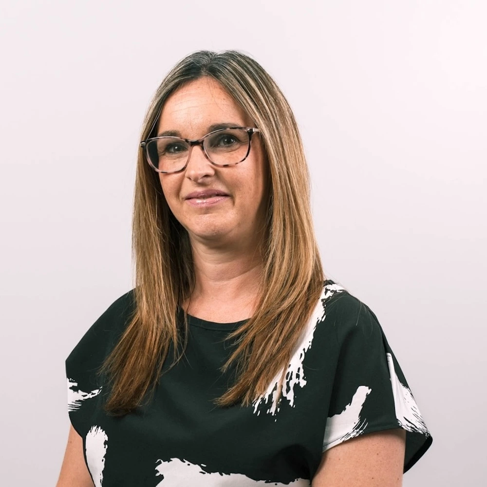 Helen - Smethurst & Co